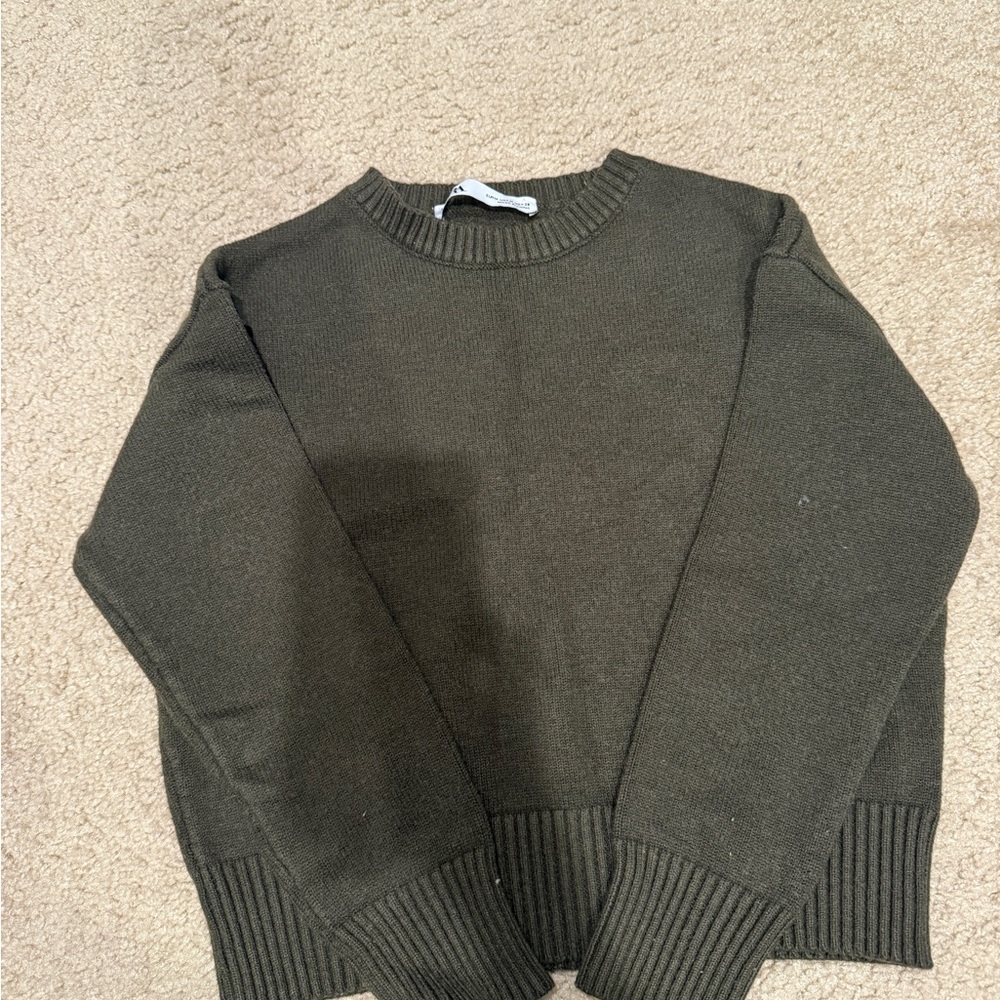Zara Women’s Olive Green cropped sweater